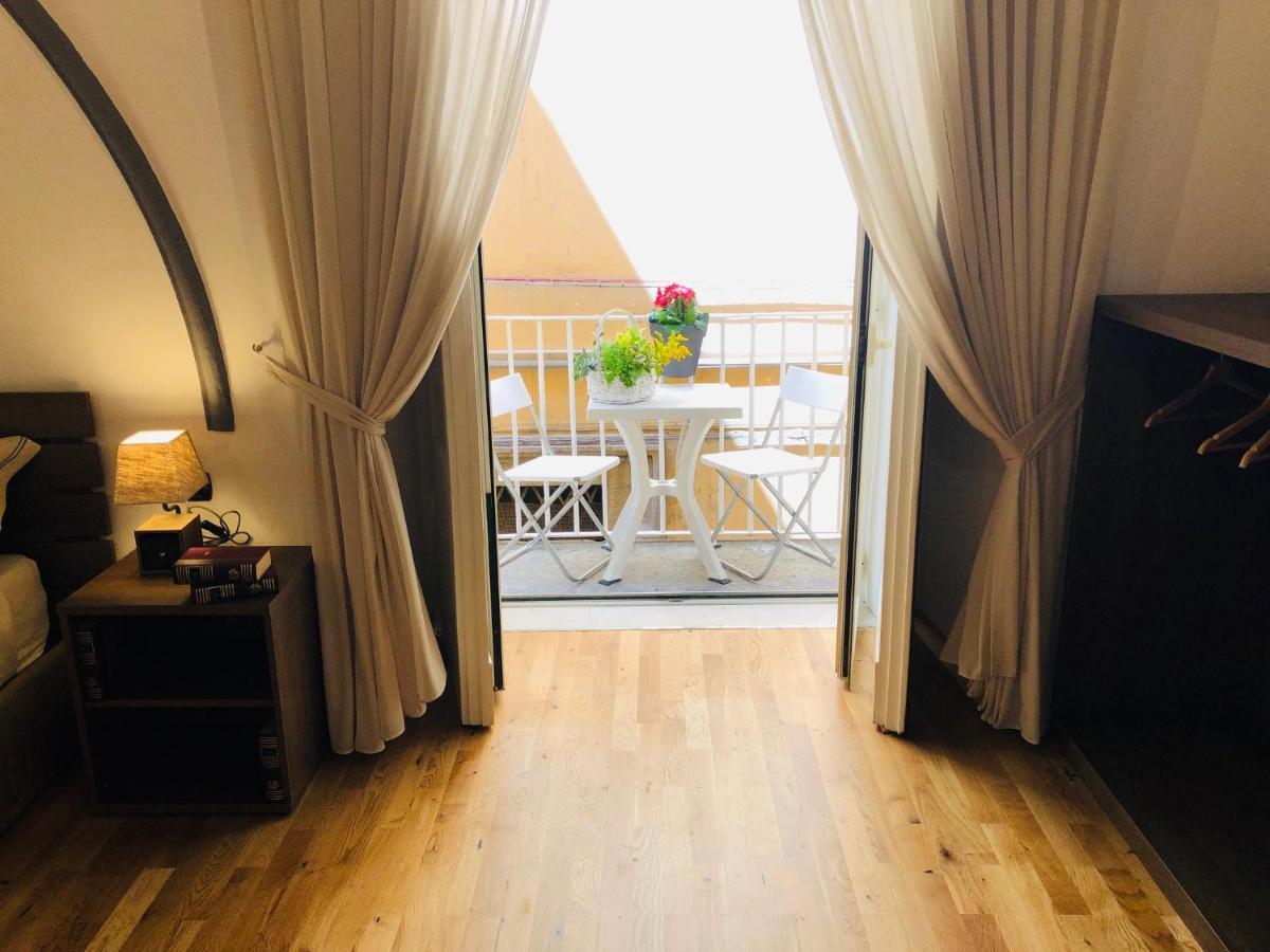 Domus Studio 25 Bed & Breakfast Napoli Bagian luar foto