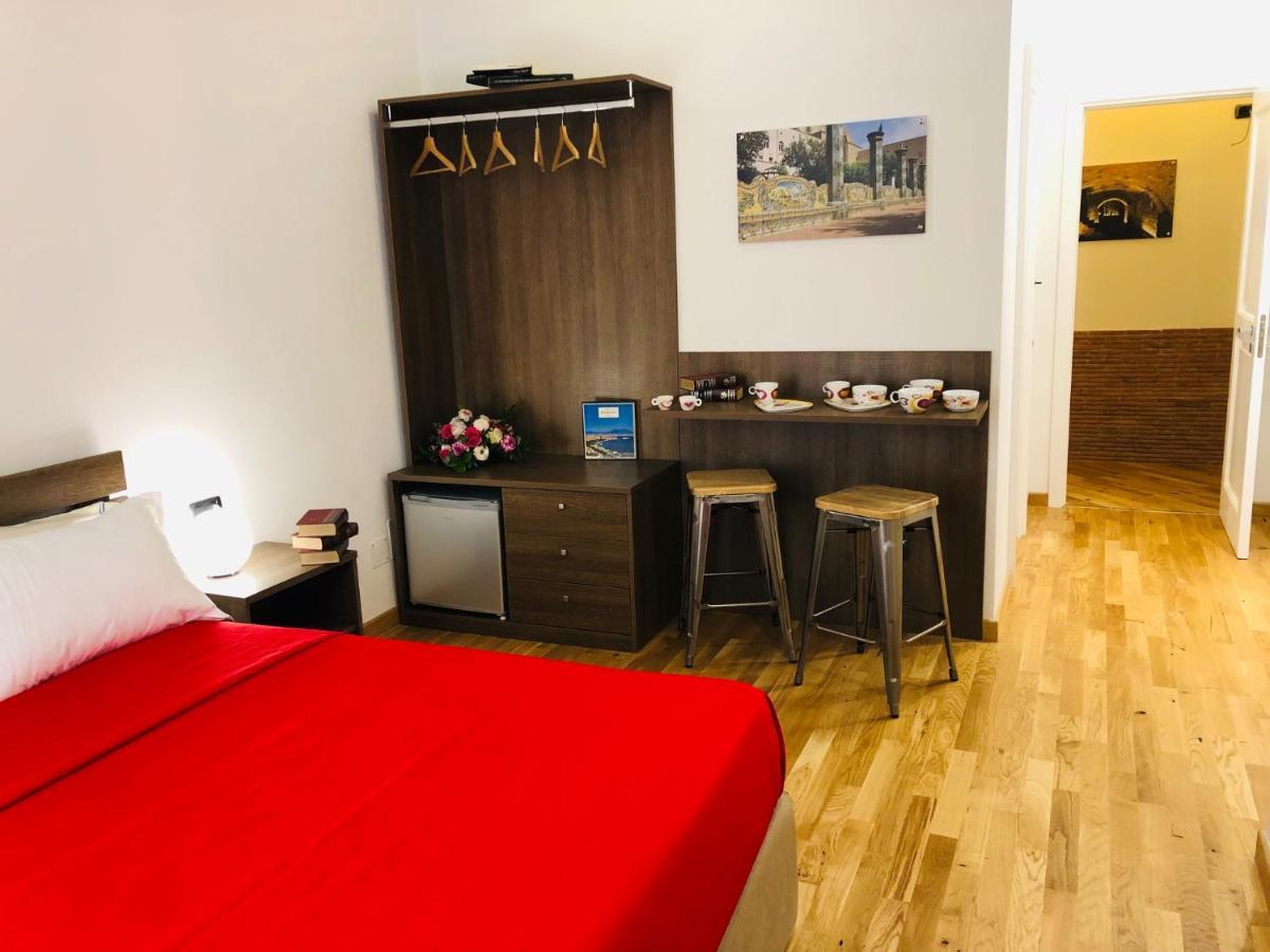 Domus Studio 25 Bed & Breakfast Napoli Bagian luar foto