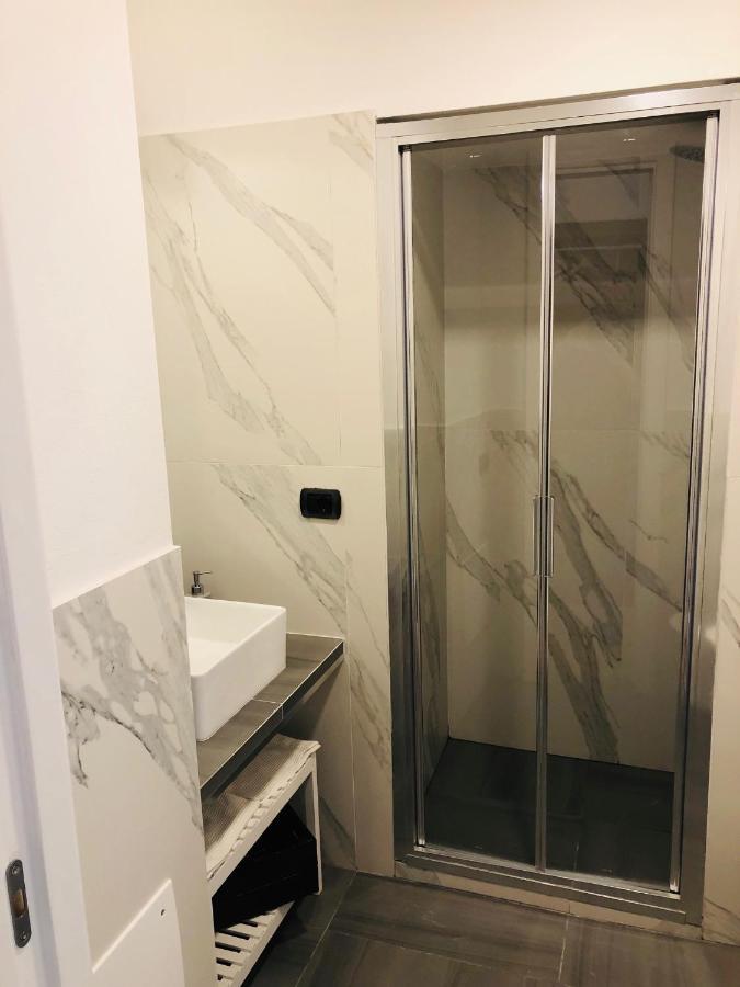 Domus Studio 25 Bed & Breakfast Napoli Bagian luar foto
