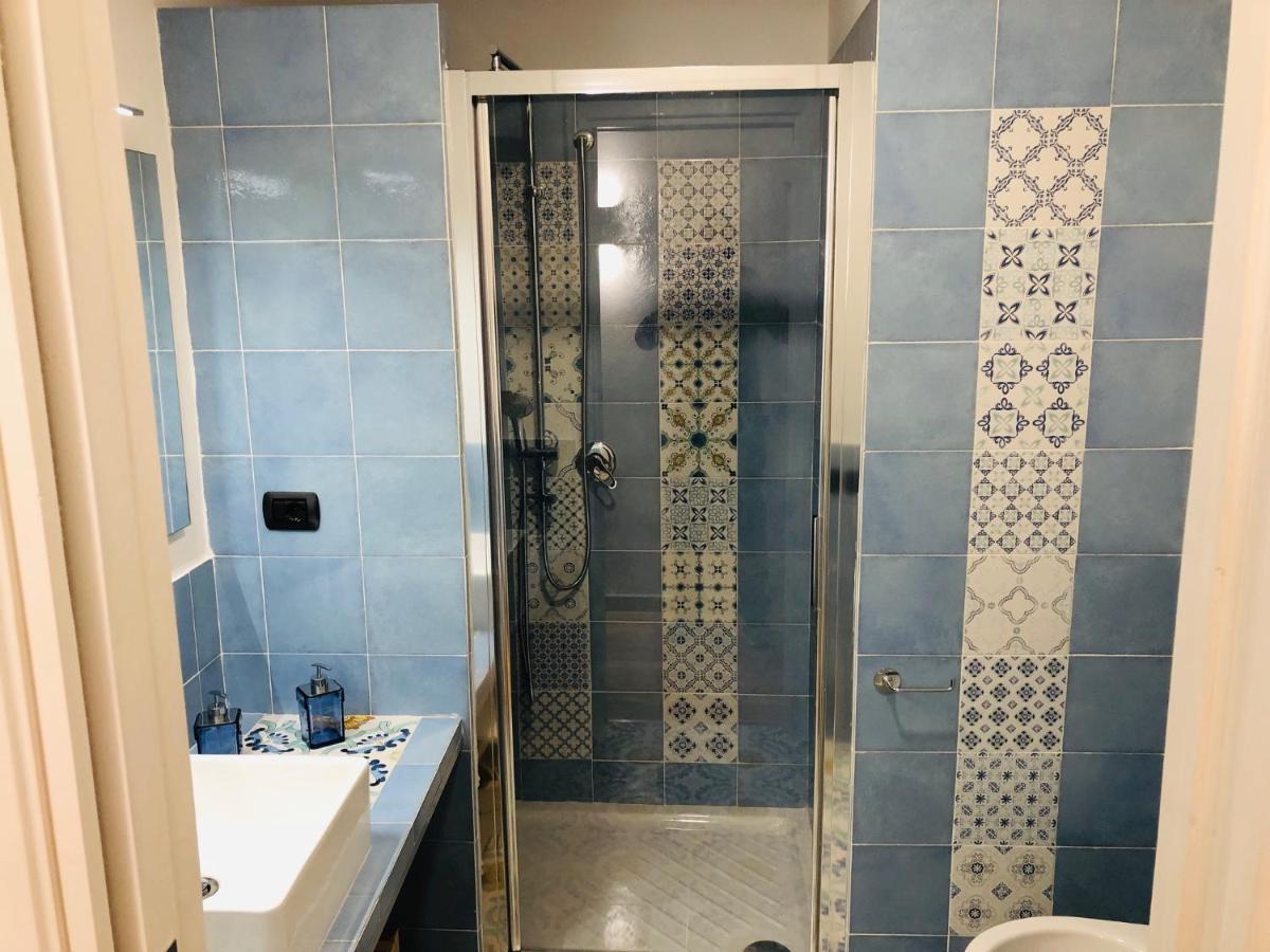 Domus Studio 25 Bed & Breakfast Napoli Bagian luar foto