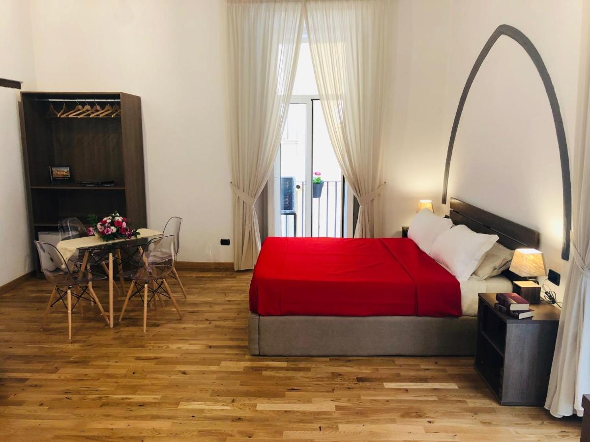 Domus Studio 25 Bed & Breakfast Napoli Bagian luar foto