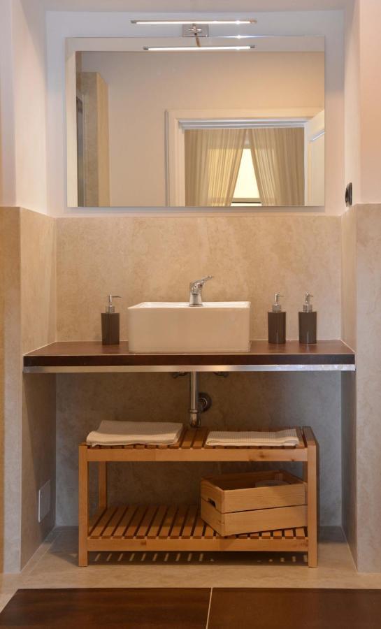 Domus Studio 25 Bed & Breakfast Napoli Bagian luar foto