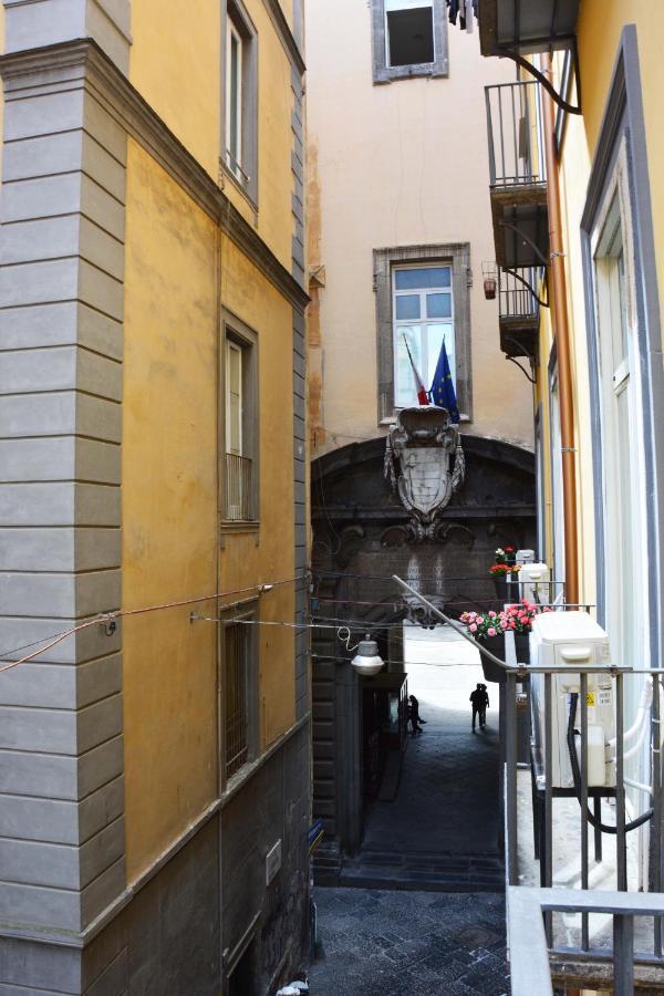Domus Studio 25 Bed & Breakfast Napoli Bagian luar foto
