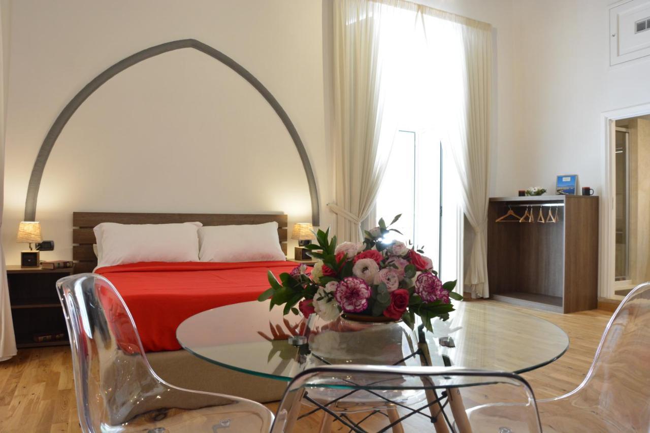 Domus Studio 25 Bed & Breakfast Napoli Bagian luar foto