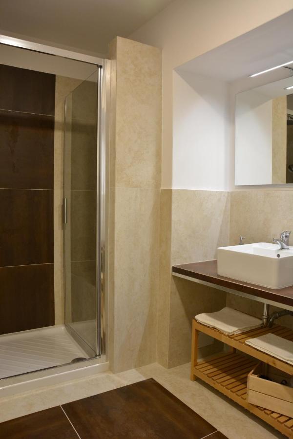 Domus Studio 25 Bed & Breakfast Napoli Bagian luar foto