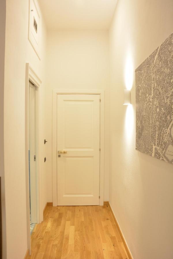 Domus Studio 25 Bed & Breakfast Napoli Bagian luar foto